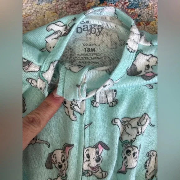 💙 3/$30 💙 101 Dalmatians 18month footie pajamas - Picture 3 of 6